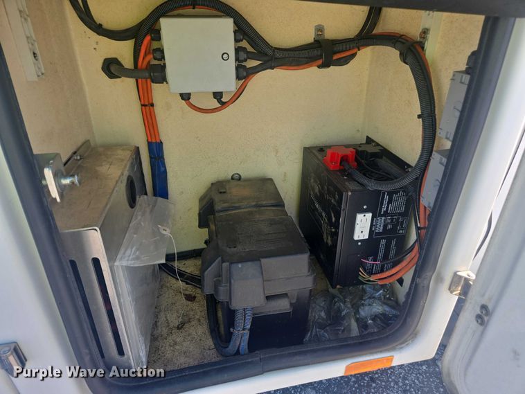 image for item YA2475 2015 Ford F450 Super Duty bucket truck