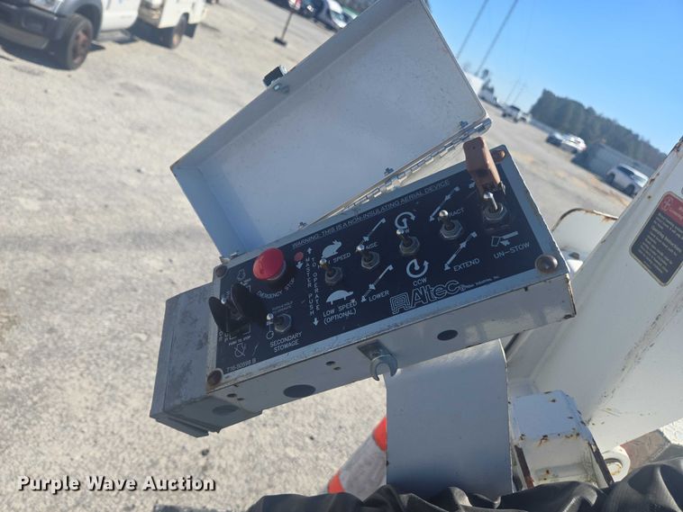 image for item YA2475 2015 Ford F450 Super Duty bucket truck