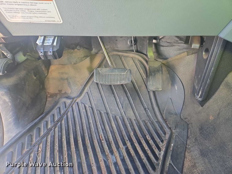 image for item YA2475 2015 Ford F450 Super Duty bucket truck