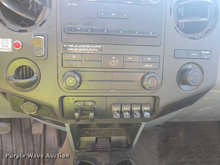 image for item YA2475 2015 Ford F450 Super Duty bucket truck