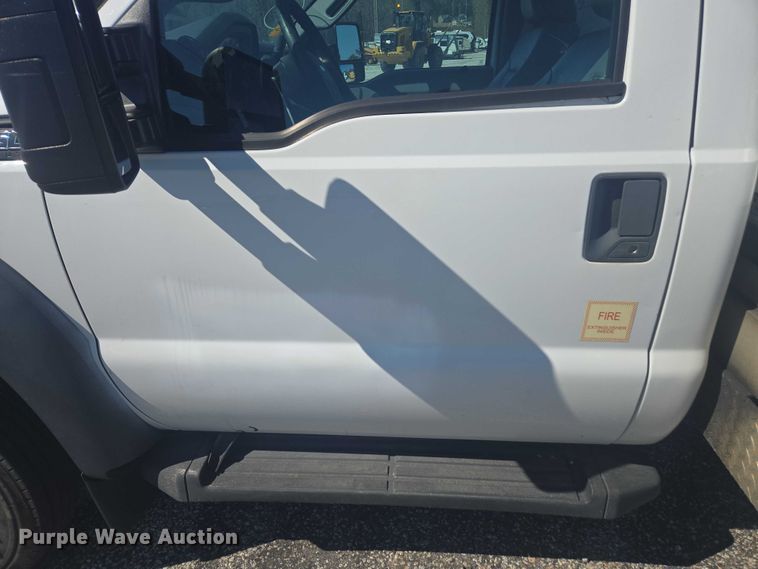 image for item YA2476 2015 Ford F450 Super Duty bucket truck