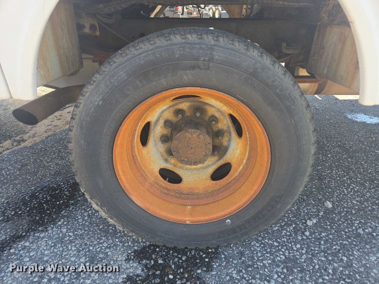 image for item YA2476 2015 Ford F450 Super Duty bucket truck