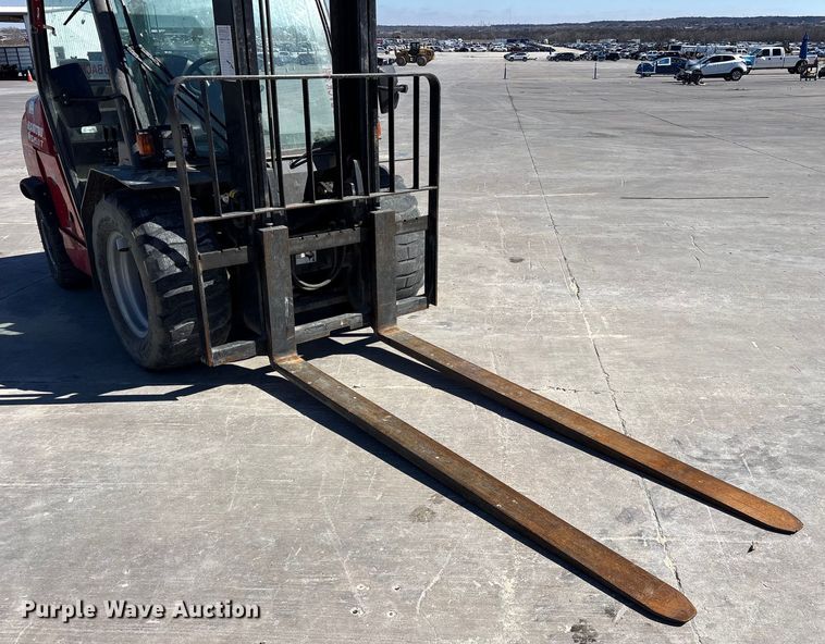 image for item YA2513 2016 Manitou MSI 30T forklift