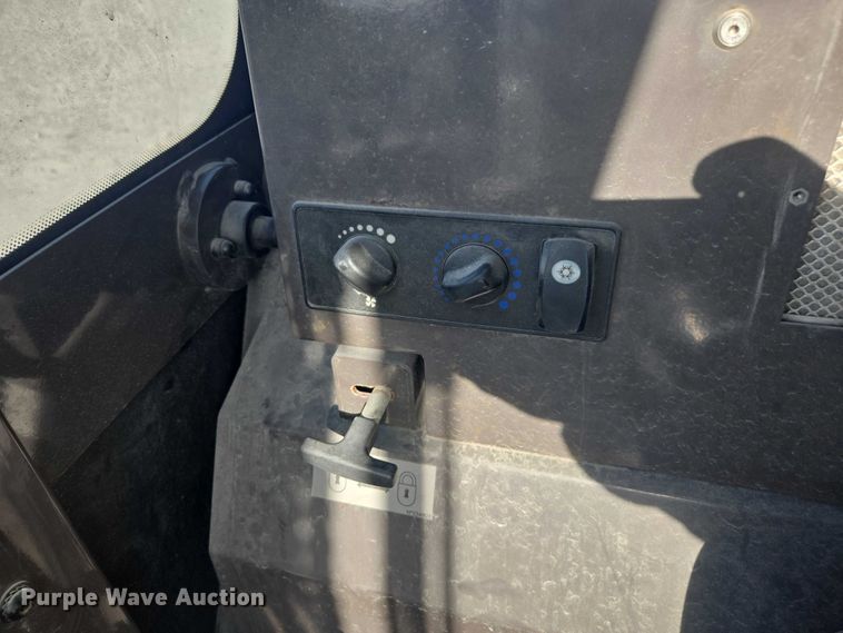 image for item YA2516 2018 Manitou MSI30T forklift