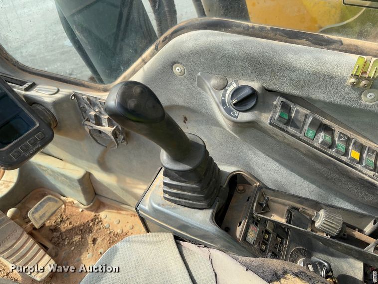 image for item YA2567 2007 Volvo EC360B LC excavator