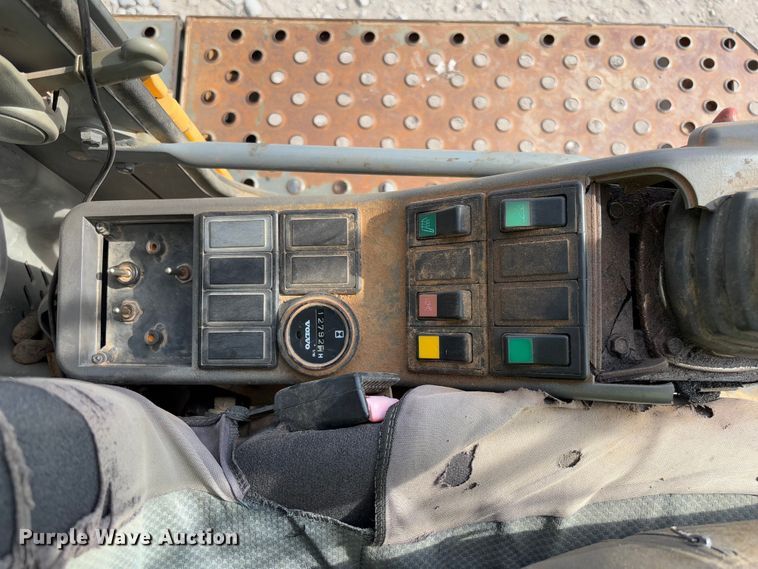 image for item YA2567 2007 Volvo EC360B LC excavator