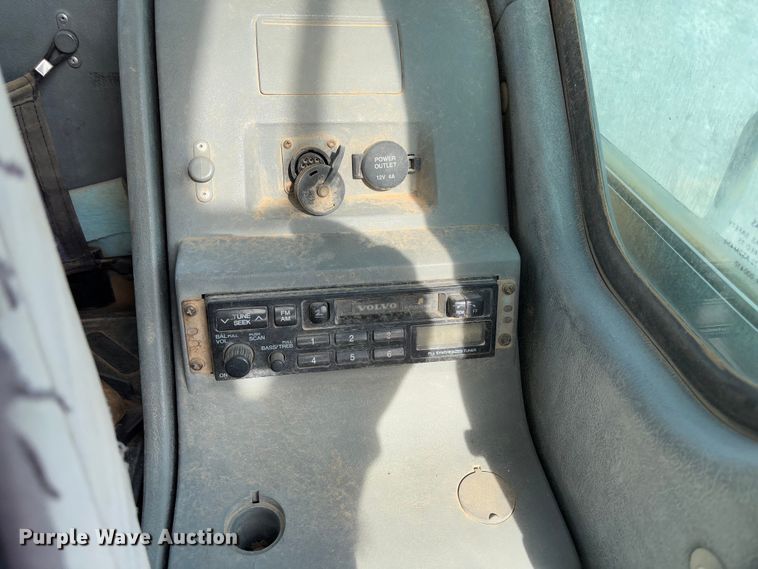 image for item YA2567 2007 Volvo EC360B LC excavator