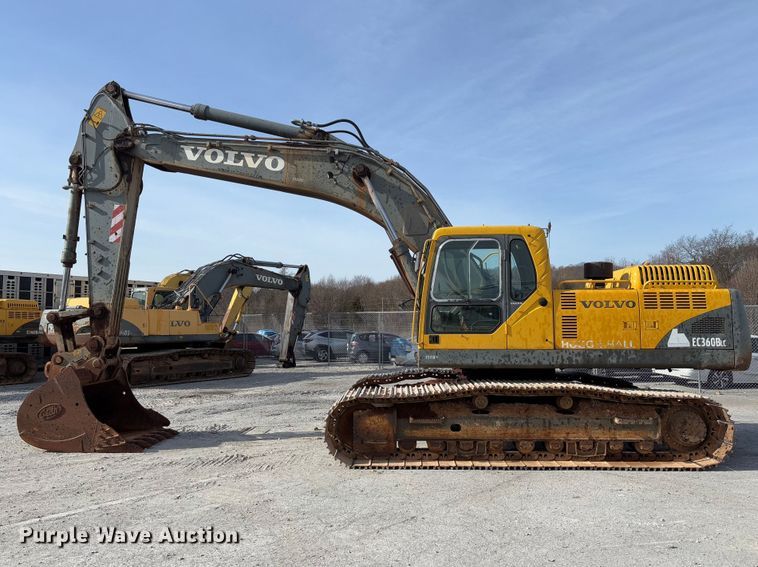 image for item YA2568 2005 Volvo EC360B LC excavator
