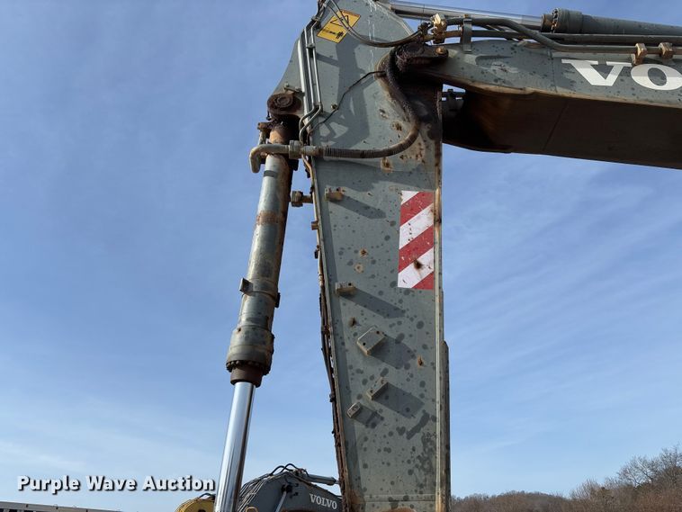 image for item YA2568 2005 Volvo EC360B LC excavator