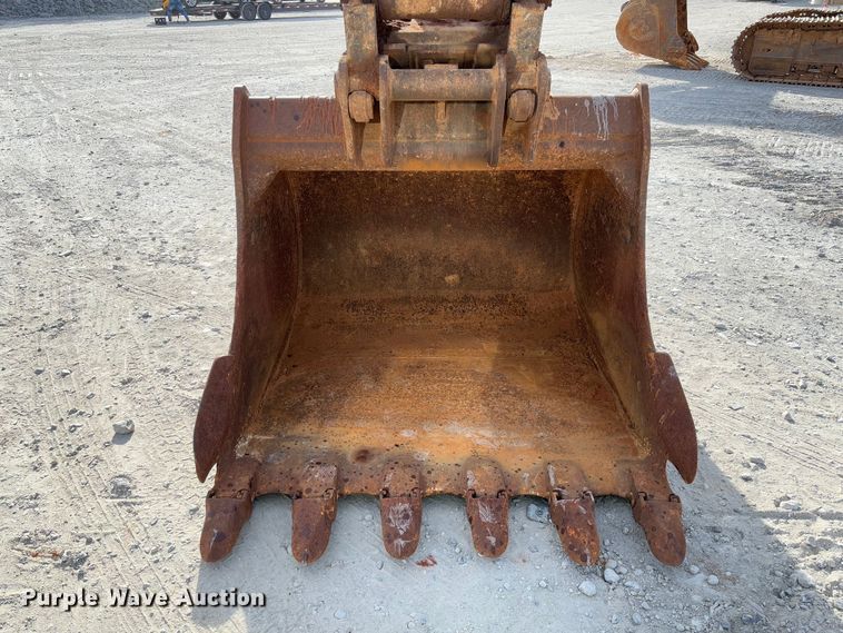 image for item YA2568 2005 Volvo EC360B LC excavator