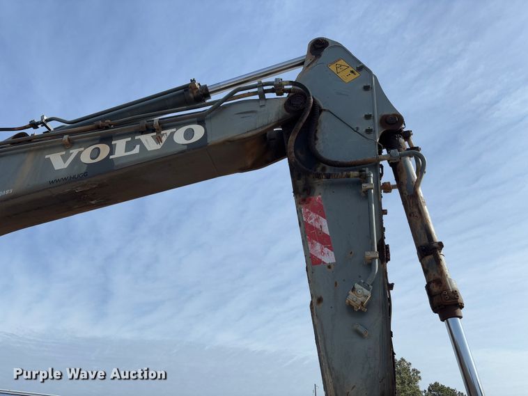 image for item YA2568 2005 Volvo EC360B LC excavator