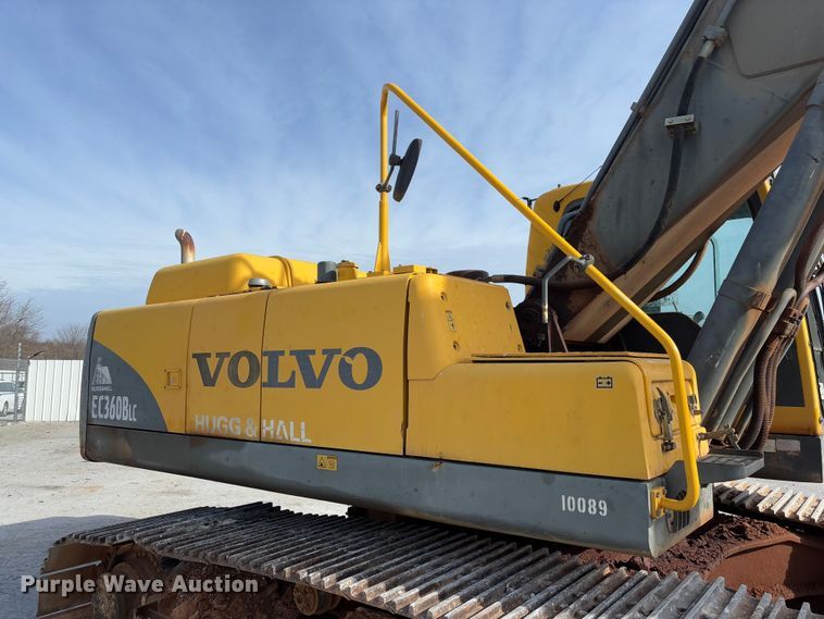 image for item YA2568 2005 Volvo EC360B LC excavator