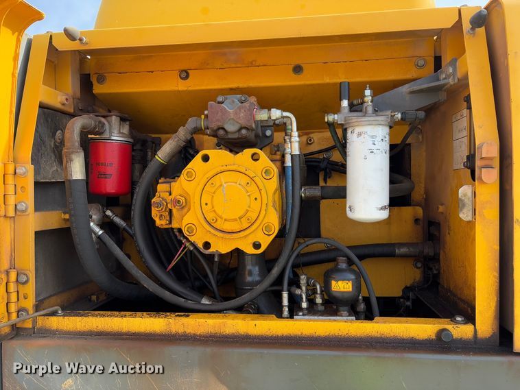 image for item YA2568 2005 Volvo EC360B LC excavator