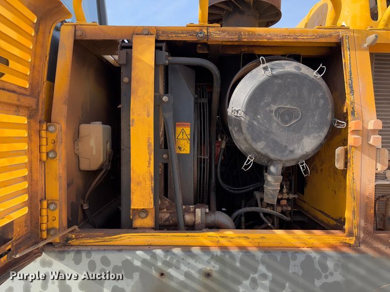 image for item YA2568 2005 Volvo EC360B LC excavator