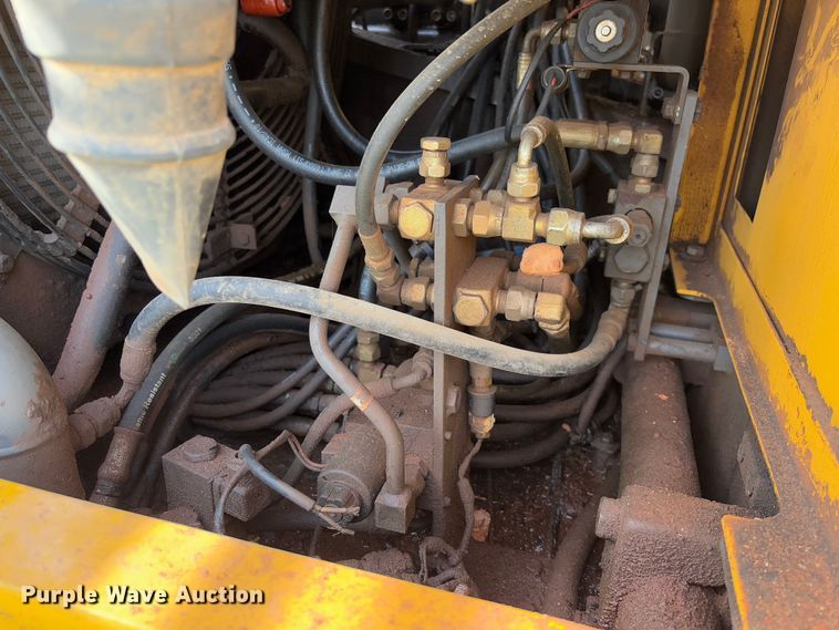 image for item YA2568 2005 Volvo EC360B LC excavator