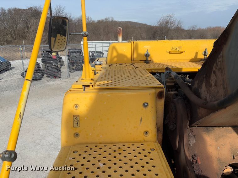 image for item YA2568 2005 Volvo EC360B LC excavator