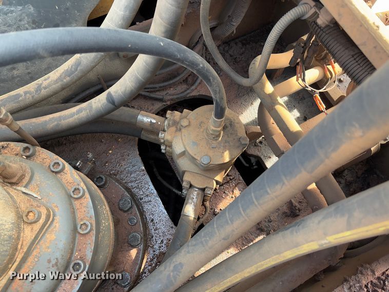 image for item YA2568 2005 Volvo EC360B LC excavator