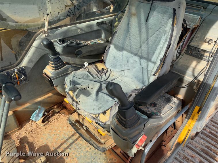 image for item YA2568 2005 Volvo EC360B LC excavator