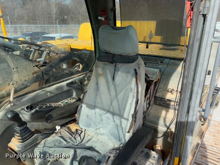 image for item YA2568 2005 Volvo EC360B LC excavator