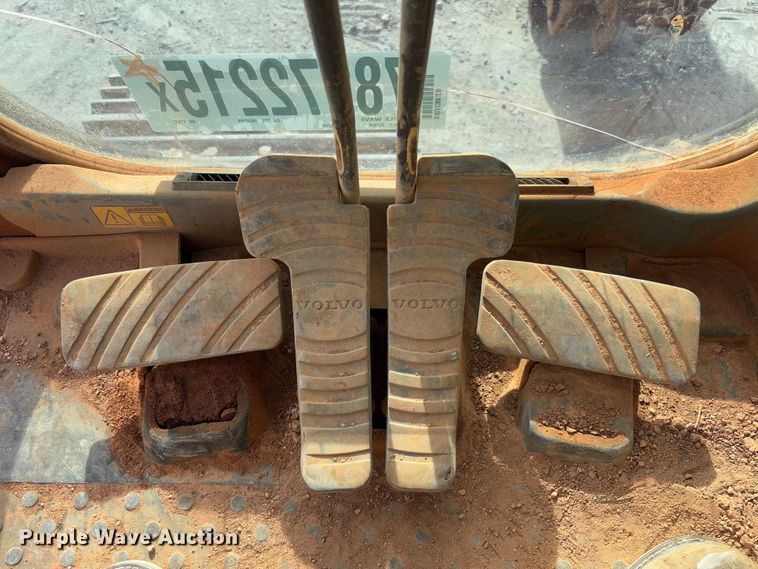 image for item YA2568 2005 Volvo EC360B LC excavator