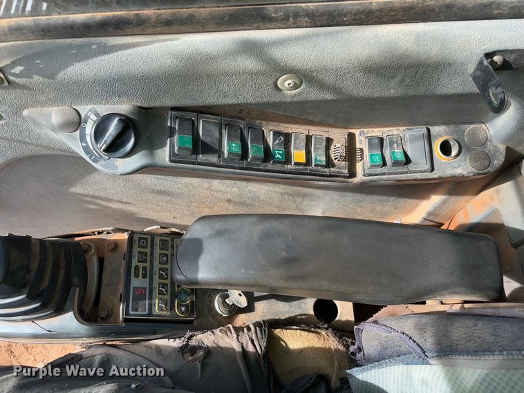 image for item YA2568 2005 Volvo EC360B LC excavator