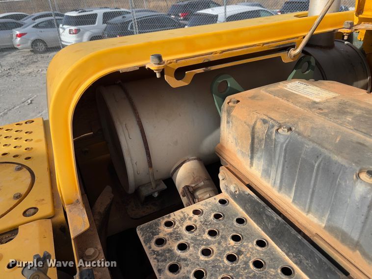 image for item YA2568 2005 Volvo EC360B LC excavator