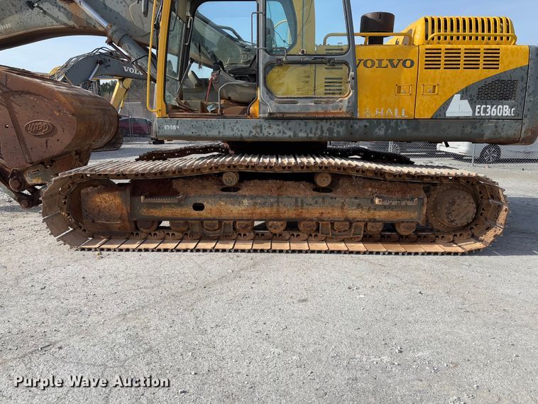 image for item YA2568 2005 Volvo EC360B LC excavator