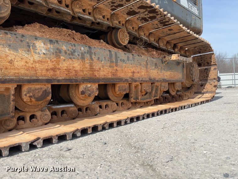 image for item YA2568 2005 Volvo EC360B LC excavator