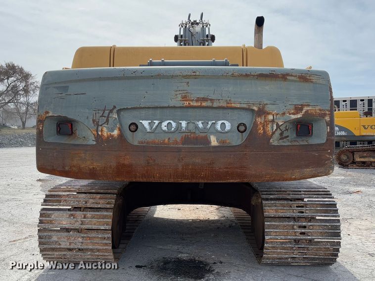 image for item YA2569 2007 Volvo EC460B LC excavator