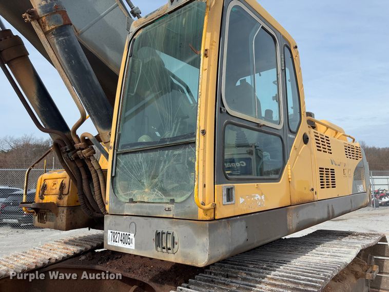 image for item YA2569 2007 Volvo EC460B LC excavator