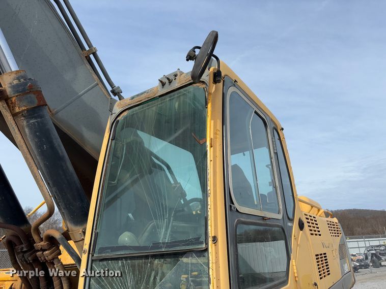 image for item YA2569 2007 Volvo EC460B LC excavator