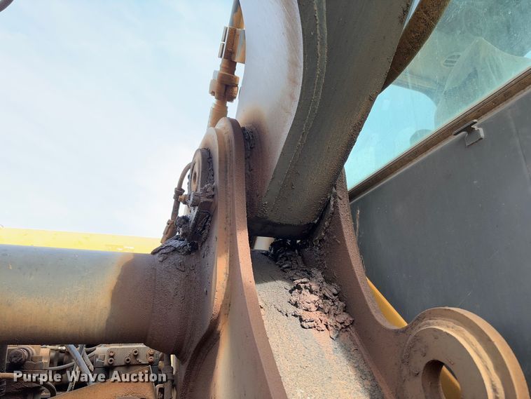 image for item YA2569 2007 Volvo EC460B LC excavator