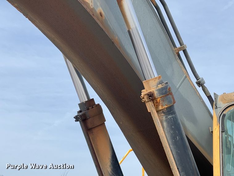 image for item YA2569 2007 Volvo EC460B LC excavator