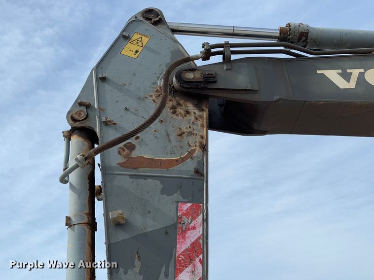 image for item YA2569 2007 Volvo EC460B LC excavator