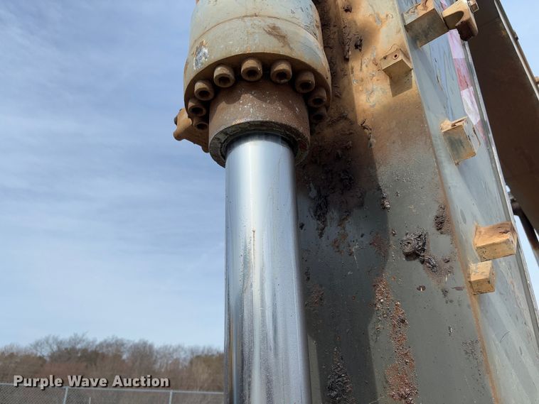 image for item YA2569 2007 Volvo EC460B LC excavator