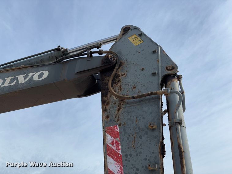 image for item YA2569 2007 Volvo EC460B LC excavator