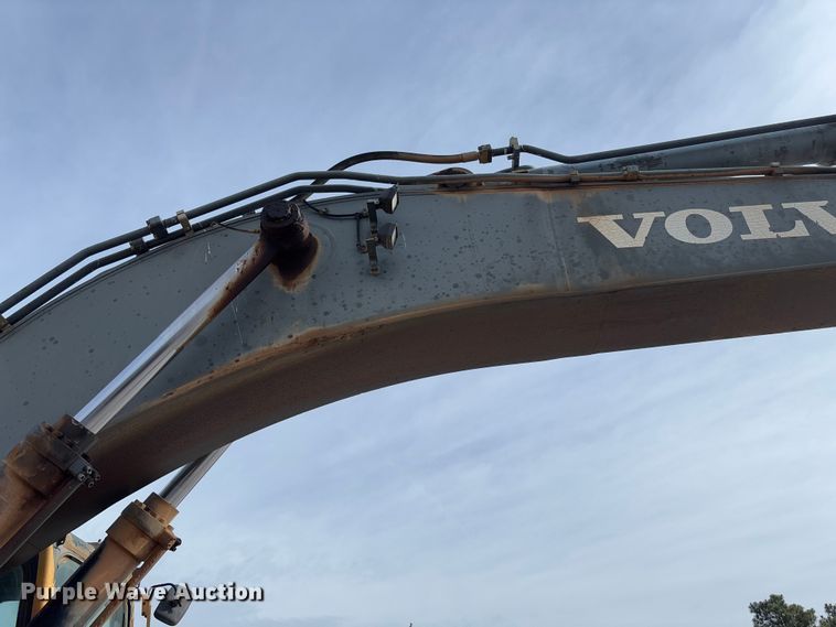 image for item YA2569 2007 Volvo EC460B LC excavator