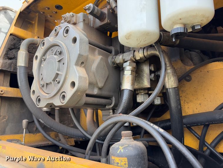 image for item YA2569 2007 Volvo EC460B LC excavator