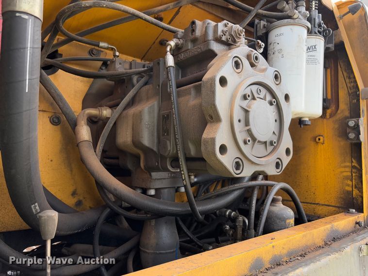 image for item YA2569 2007 Volvo EC460B LC excavator