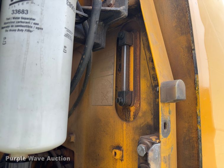 image for item YA2569 2007 Volvo EC460B LC excavator