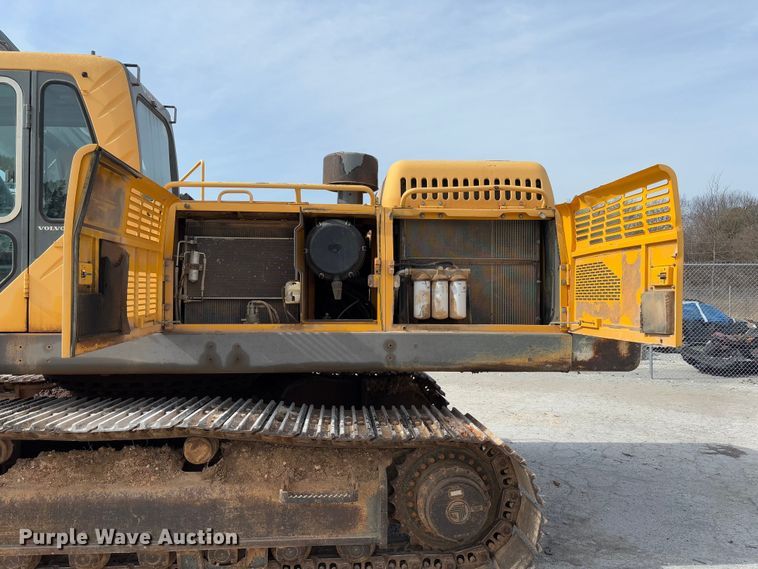 image for item YA2569 2007 Volvo EC460B LC excavator