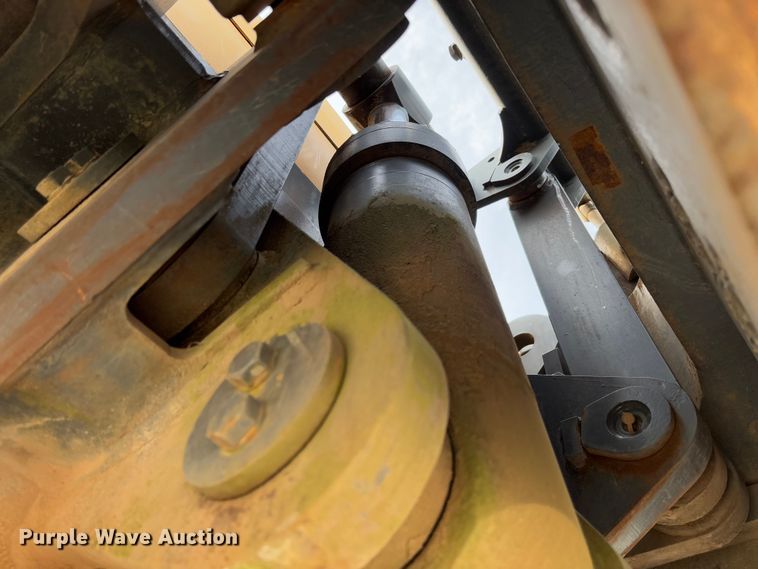 image for item YA2569 2007 Volvo EC460B LC excavator