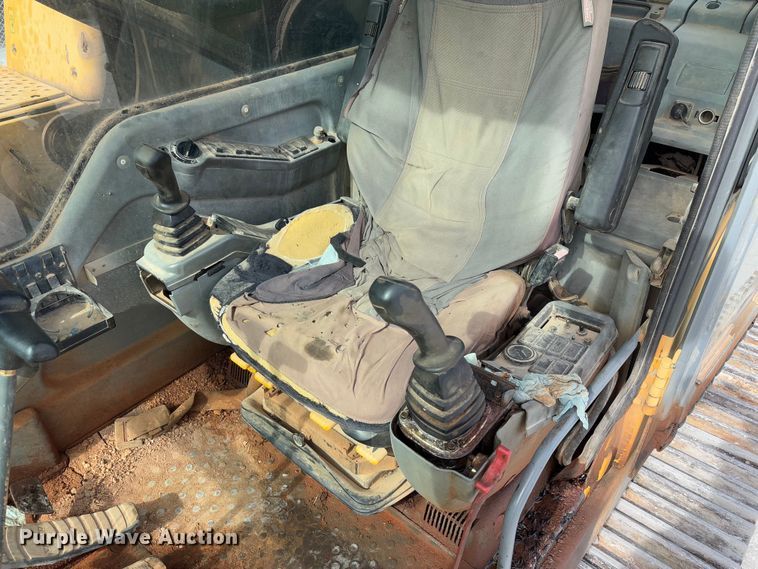 image for item YA2569 2007 Volvo EC460B LC excavator