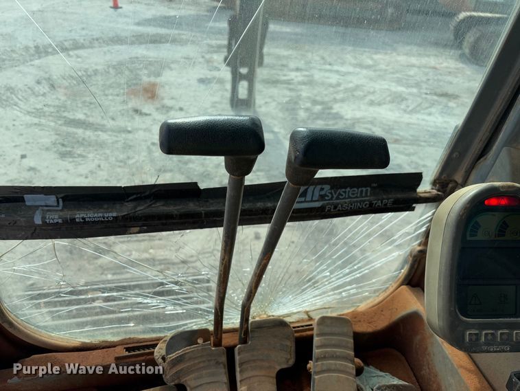 image for item YA2569 2007 Volvo EC460B LC excavator