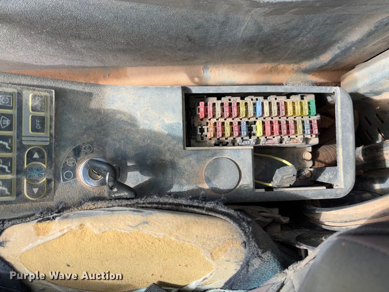 image for item YA2569 2007 Volvo EC460B LC excavator