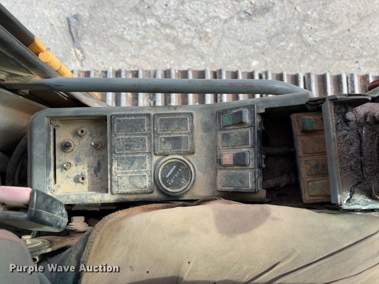 image for item YA2569 2007 Volvo EC460B LC excavator