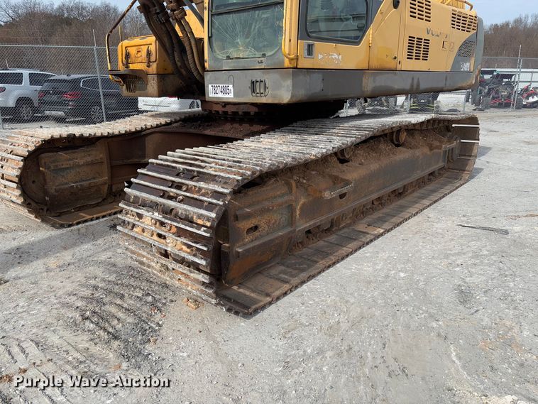 image for item YA2569 2007 Volvo EC460B LC excavator