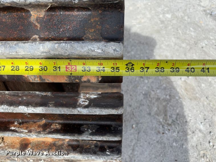 image for item YA2569 2007 Volvo EC460B LC excavator