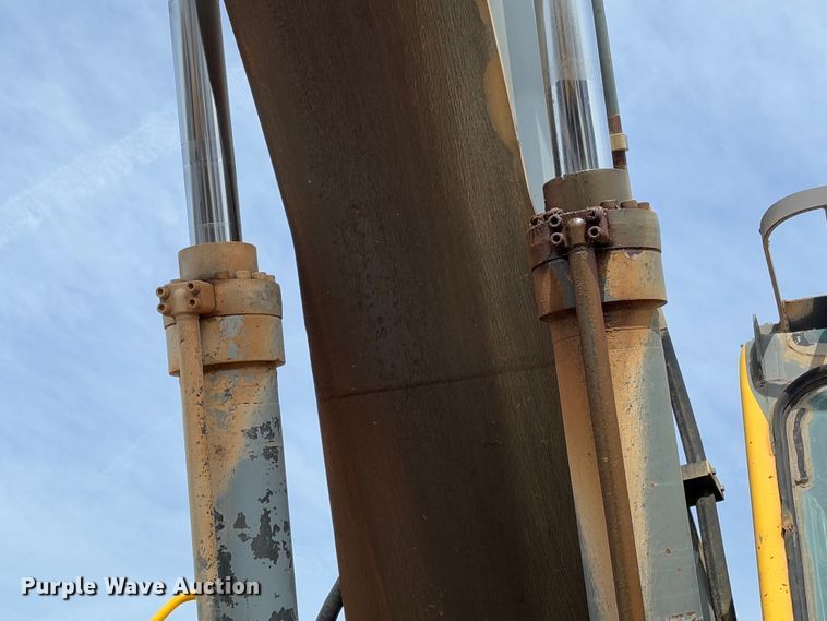 image for item YA2570 2006 Volvo EC460B LC excavator