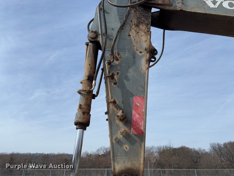 image for item YA2570 2006 Volvo EC460B LC excavator